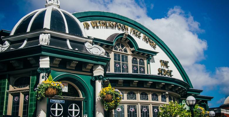 Владелец пабов Wetherspoons попросил о рабочих визах для европейцев. Он был сторонником «Брексита»