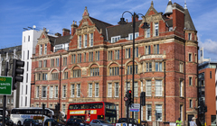 Частная медицина: три британских сценария