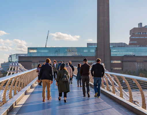 Юбилей Tate Modern: диджеи, перформансы и коллаборация с Uniqlo