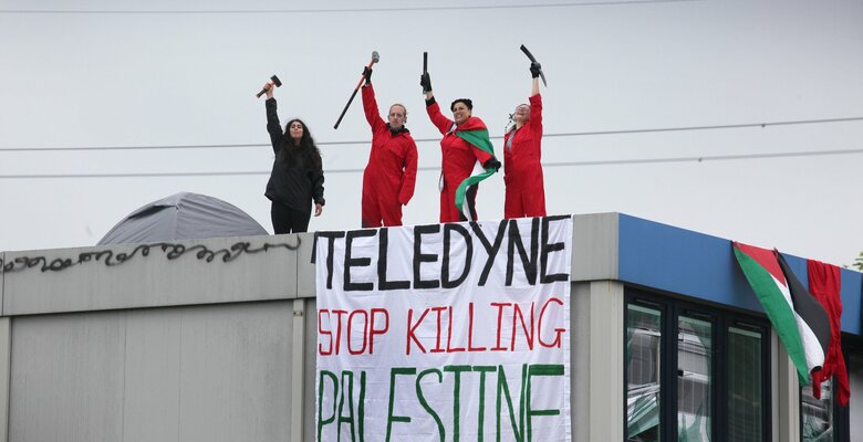 Участники Palestine Action во время одной из протестных акций. Фото: x.com/Pal_action