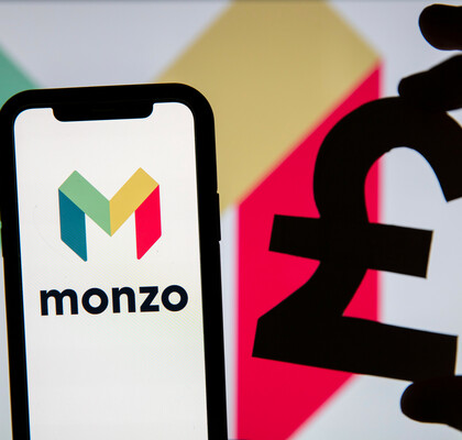 Банк Monzo разрешал клиентам указывать в качестве адреса Букингемский дворец и резиденцию премьер-министра