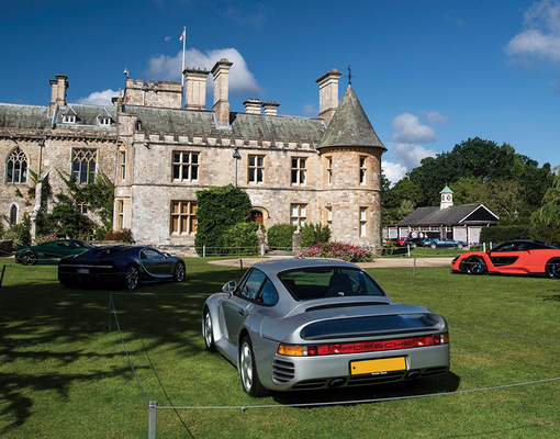 Где в Англии увидеть самые знаменитые автомобили мира и отлично провести время: гид по поместью и музею Бьюли