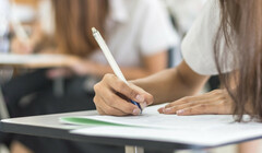 Результаты экзаменов GCSE по английскому и математике — худшие за десять лет