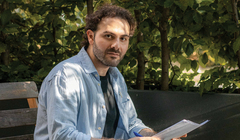 Филолог, автор литературного ютюб-канала «Армен и Федор» Армен Захарян: «Одно из отличий британской литературы — умение создавать большие миры, вселенные»