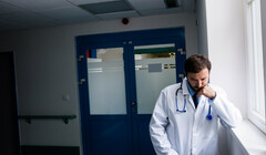 Доктора в дефиците: больницам Англии и Уэльса не хватает врачей