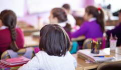 Пусть меня научат: в школах Англии появятся уроки об ипотеке, ИИ и фейковых новостях