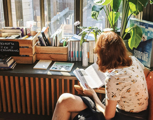 Восемь ламповых книг, которые согреют сердце эмигранта