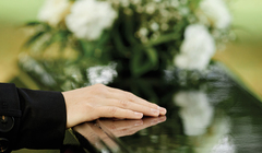 Лишь бы не пригодилось: что нужно знать о похоронах в Британии