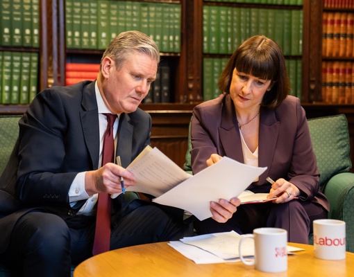 Разворот на 180 градусов: Стармер и Ривз отказались от повышения ставок подоходного налога