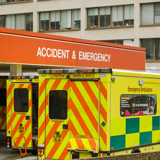 Пациенты с легкими недомоганиями осаждают отделения экстренной помощи