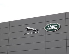 Автопром вывез: экономика Великобритании вернулась к росту в ноябре