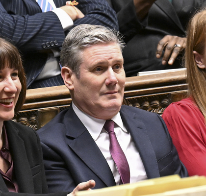 Крутится, вертится, хочет упасть: Кир Стармер сбивает всех с толку