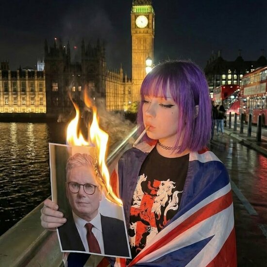 Амелия и нейросети: как вымышленная школьница стала звездой ультраправых