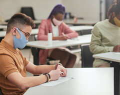 Британские студенты судятся с вузами из-за дистанционного обучения во время пандемии