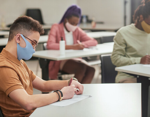 Британские студенты судятся с вузами из-за дистанционного обучения во время пандемии