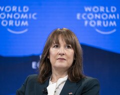 Профицит британского бюджета в январе оказался рекордным для этого месяца