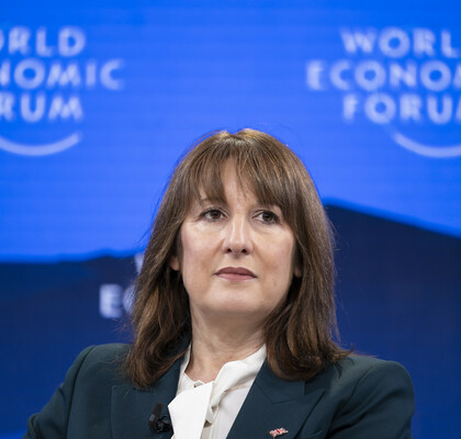 Профицит британского бюджета в январе оказался рекордным для этого месяца