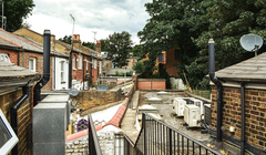 Соседи в Британии. Статья вторая: битвы за границы, заборы и свет