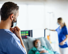 Вспышка менингита в Кентербери: большинство людей не вакцинированы от штамма B