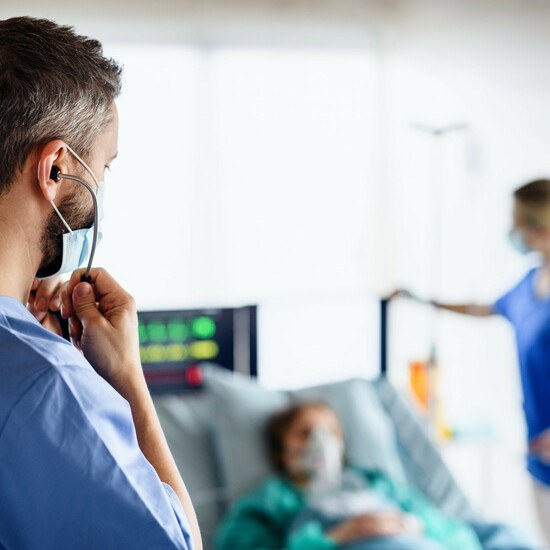 Вспышка менингита в Кентербери: большинство людей не вакцинированы от штамма B