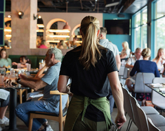 И швец, и жнец: как подработать в Британии?