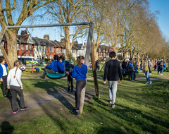 Каждый восьмой ребенок в Британии растет с ограниченными возможностями здоровья
