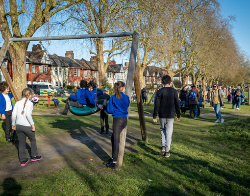 Каждый восьмой ребенок в Британии растет с ограниченными возможностями здоровья