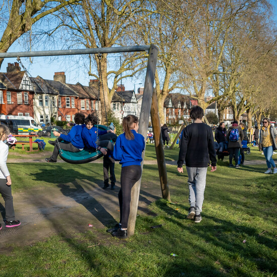 Каждый восьмой ребенок в Британии растет с ограниченными возможностями здоровья