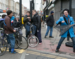 Мэр Лондона Садик Хан возрождает молодежные клубы