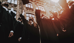 Великобритания за год стала привлекательнее для выпускников престижных вузов