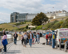 Отдых в домашнем режиме: война на Ближнем Востоке меняет планы британских туристов