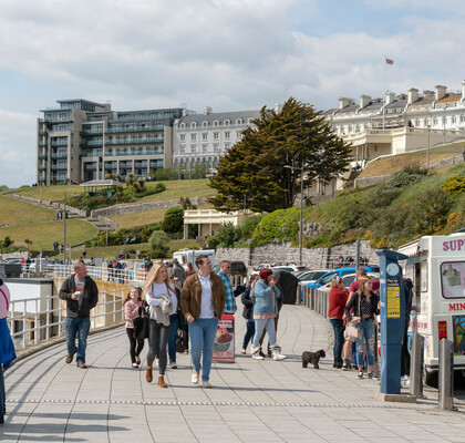 Отдых в домашнем режиме: война на Ближнем Востоке меняет планы британских туристов