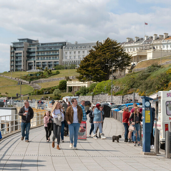 Отдых в домашнем режиме: война на Ближнем Востоке меняет планы британских туристов