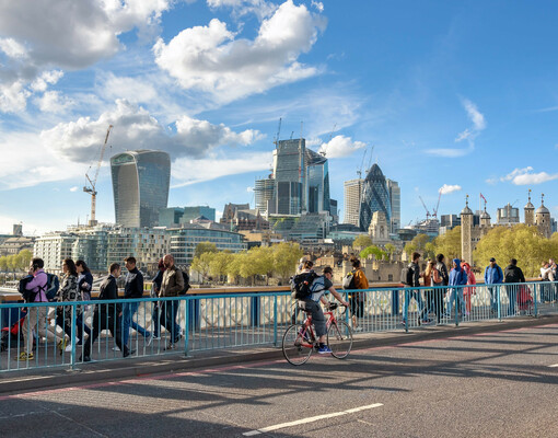 Четверть миллиона человек в Британии могут потерять работу из-за войны на Ближнем Востоке