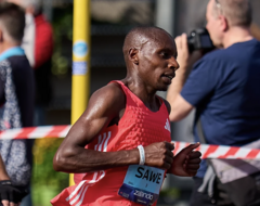 Исторический забег: на Лондонском марафоне бьют рекорд за рекордом