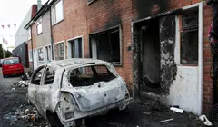 В Белфасте прошли протесты после нападения мигранта с ножом на местного жителя