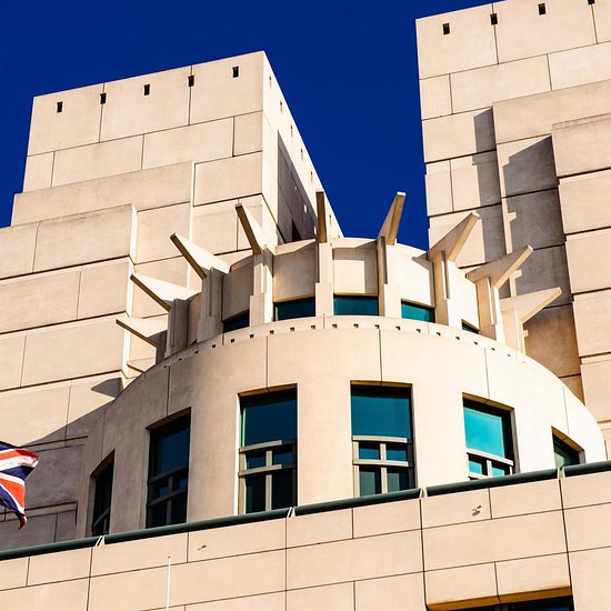 Шпионы-профессионалы признали MI6 лучшей разведкой в Европе 