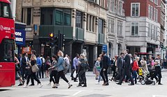 Зарплаты в британском госсекторе растут быстрее, чем в частном