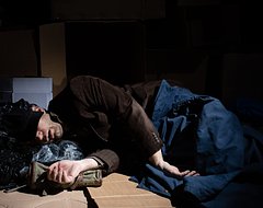 Власти обещают найти жилье для всех бездомных к Рождеству