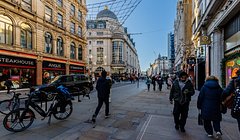 Бренды Selfridges и Paul Smith призвали расширить воскресные часы торговли