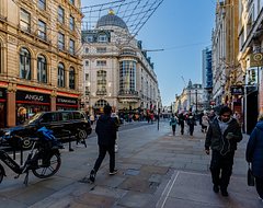 Бренды Selfridges и Paul Smith призвали расширить воскресные часы торговли