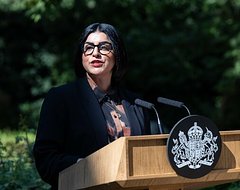 Британские профсоюзы призвали власти не ужесточать правила получения ПМЖ