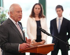 Карл III призвал лидеров ИИ-индустрии не допустить потери контроля над технологией