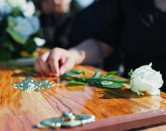 Право на траур: в Британии введут гарантированный отпуск при смерти близкого родственника
