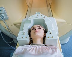 Рак догоняет молодых: растет заболеваемость среди людей младше 50 лет