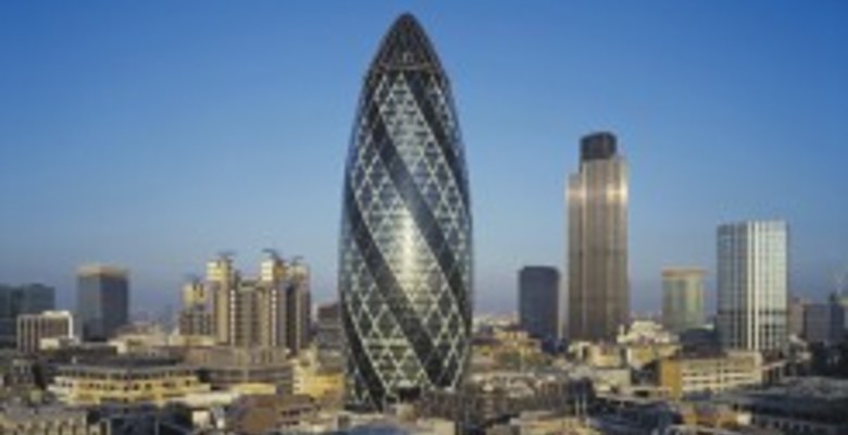 В Англию за карьерой