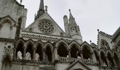 Акционеры ЮКОСа хотят добиться исполнения гаагского решения в Лондоне