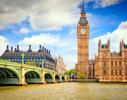 Банк Англии вдвое повысил прогноз по росту ВВП Великобритании в 2017 году