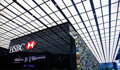 Прибыль HSBC по итогам года сократилась на 62%