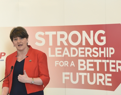 Тереза Мэй обеспечила консерваторам поддержку юнионистской партии